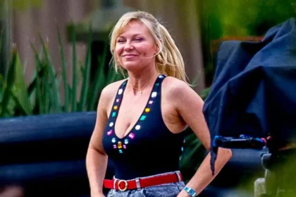 Kirsten-Dunst-bathing-suit-shots-2